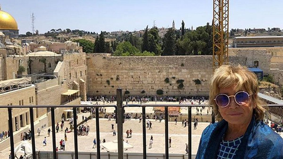 En el muro de las lamentaciones y en el mar Muerto: Todas las imágenes de Mila Ximénez en Jerusalén