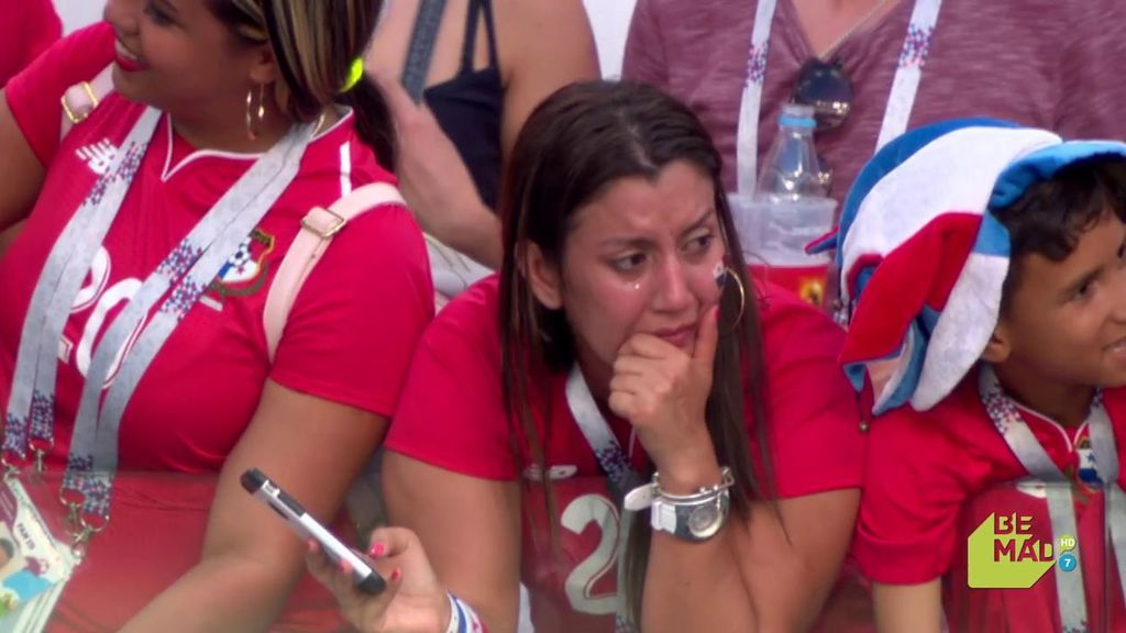 Las lágrimas de emoción de las familias de los jugadores de Panamá tras el partido frente a Inglaterra