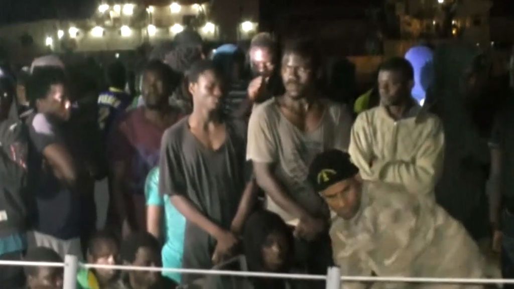 Unos 500 inmigrantes vuelven a Libia al ser interceptados por la Guardia costera de este país