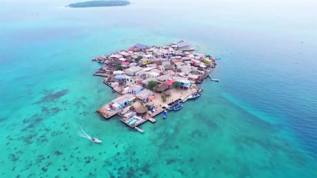 La isla más densamente poblada del mundo mide lo que un campo de fútbol y está en el Caribe colombiano