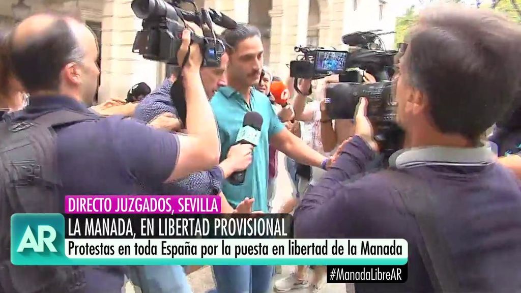 El militar de 'La Manada', el primero en firmar en los juzgados de Sevilla tras su libertad El militar de 'La Manada', el primero en firmar en los juzgados de Sevilla tras su libertad