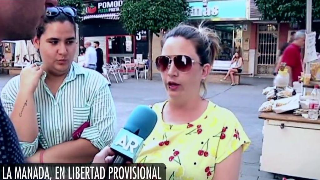 Un colectivo feminista pide que no atiendan a 'La Manada' en los establecimientos de Sevilla