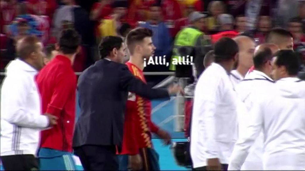 Hierro impidió a Piqué irse al vestuario para pedirle que saludara a la afición
