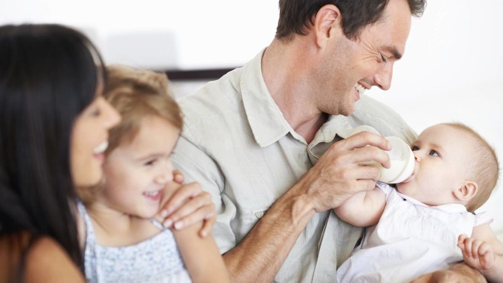 El Congreso da el primer paso para equiparar los permisos parentales