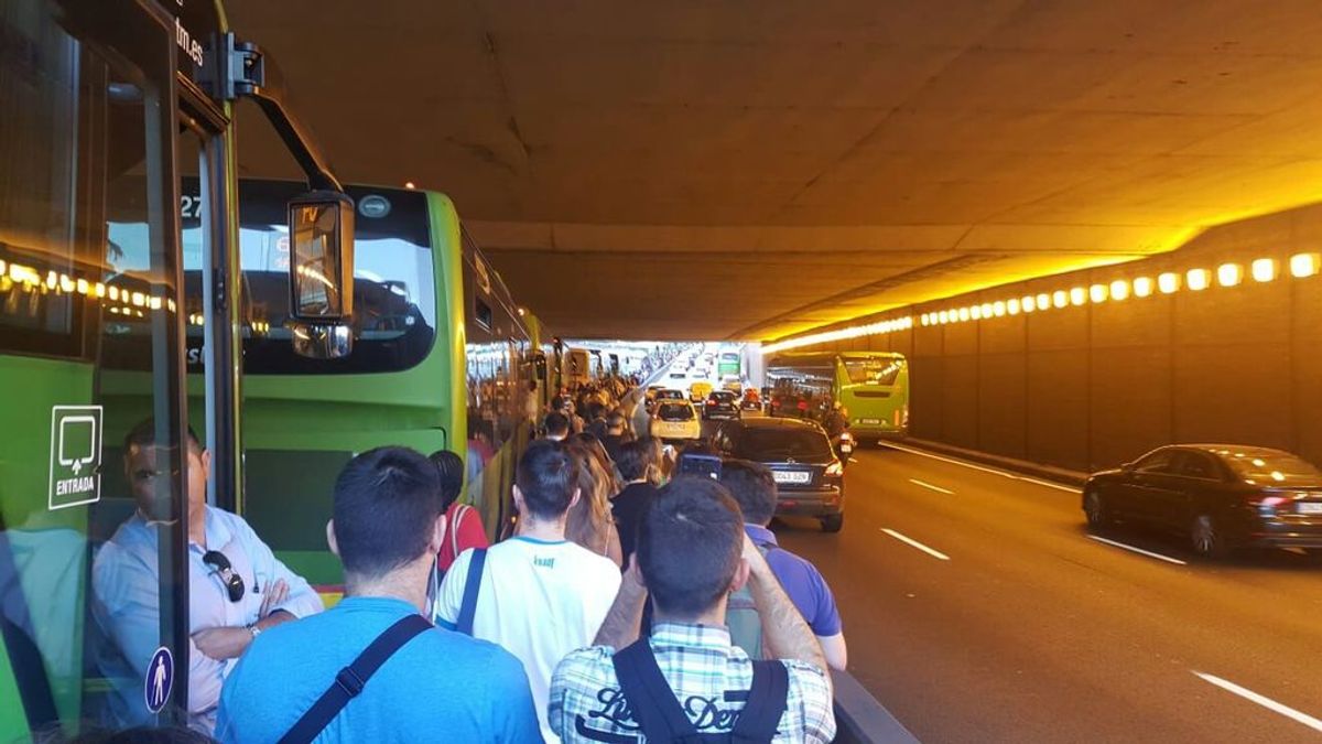 Cortado el bus-vao en Madrid por un vehículo averiado