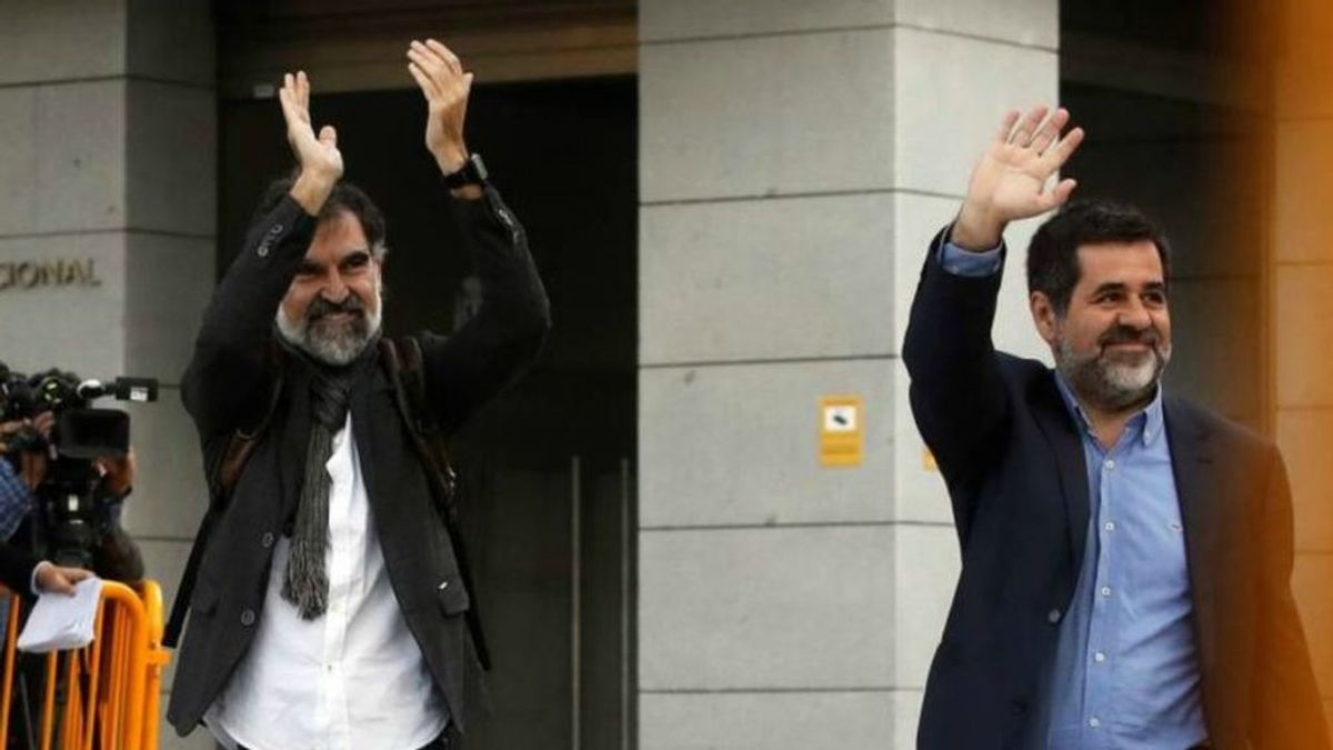 Iglesias visita a Cuixart y Sànchez en la prisión: "No deberían estar en la cárcel"