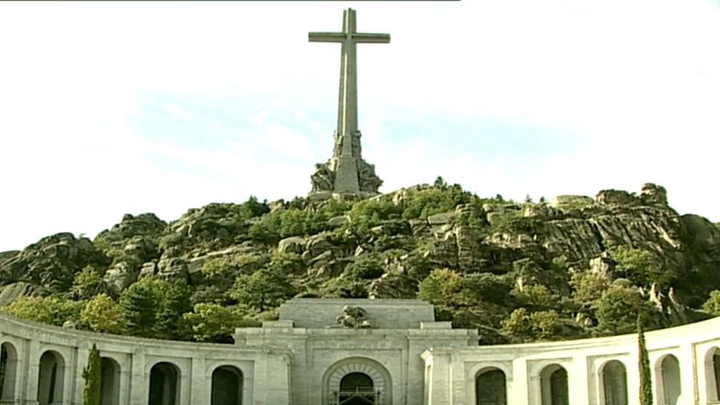 La Fundación Francisco Franco anuncia que irá a los tribunales para evitar la exhumación de los restos del dictador La Fundación Francisco Franco anuncia que irá a los tribunales para evitar la exhumación de los restos del dictador
