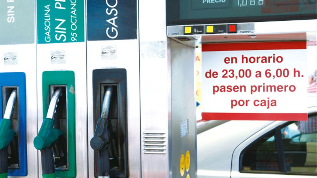 El Gobierno subirá el impuesto al diésel equiparándolo con el de la gasolina