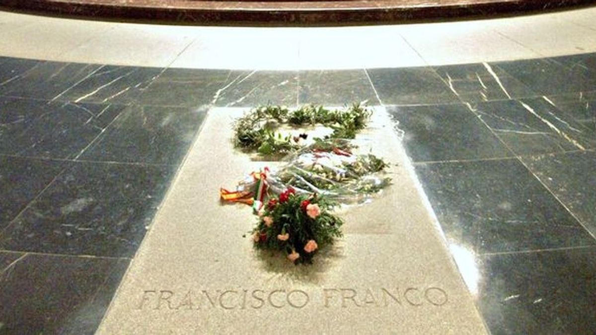 ¿Deben exhumarse los restos de Franco?