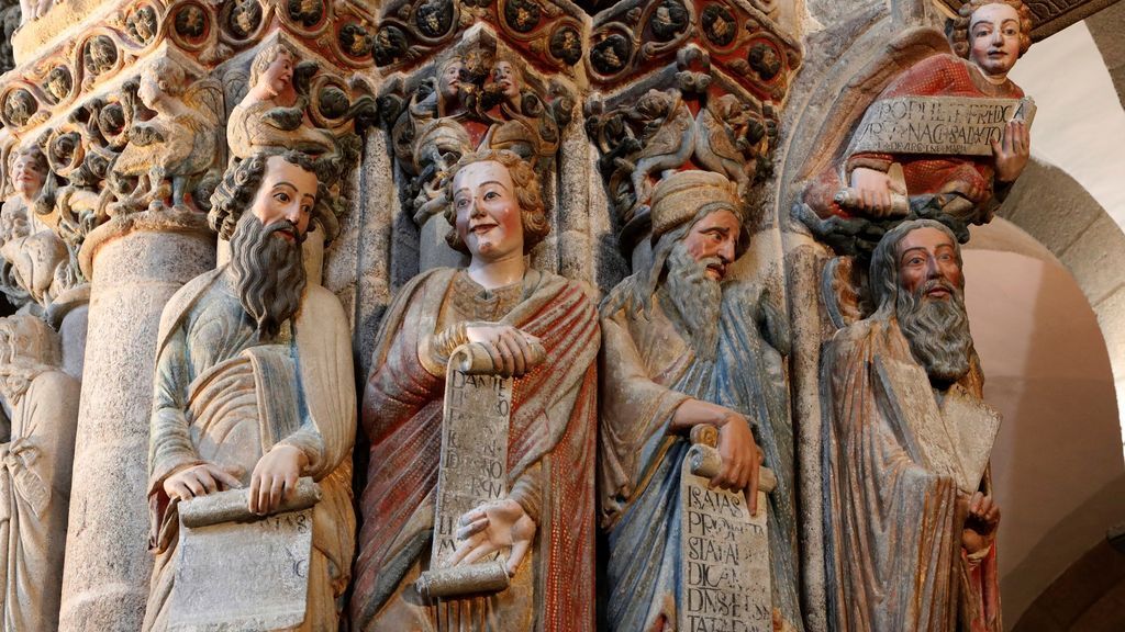 El Pórtico de la Gloria  de la Catedral de Santiago de Compostela renace en todo su esplendor