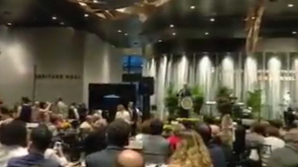 Torra abandona un acto en Washington por el discurso “intolerable” del embajador Morenés