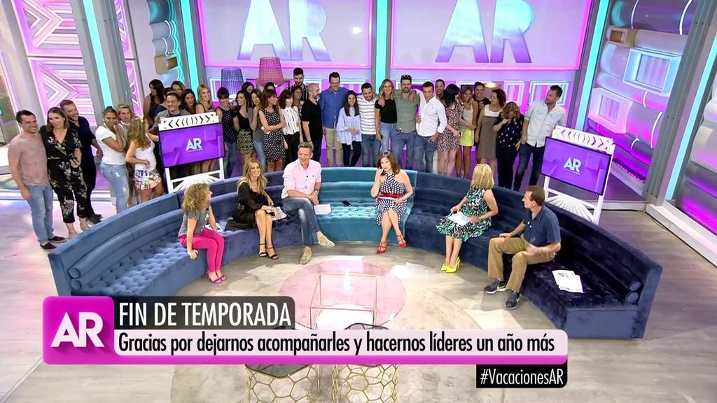 La despedida de Ana Rosa con todo su equipo: "La tele no es solo informar, también es transmitir sentimientos"