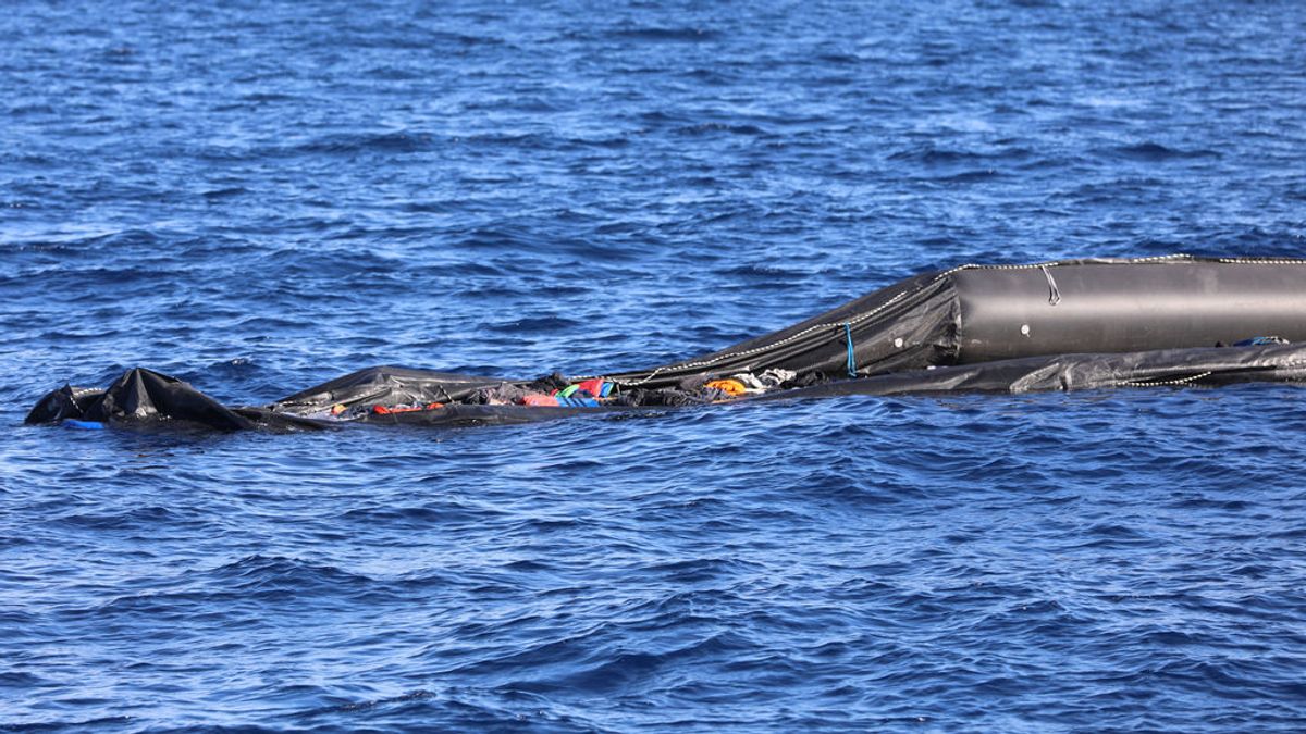 Mueren unos cien migrantes por el naufragio de su embarcación frente a Libia
