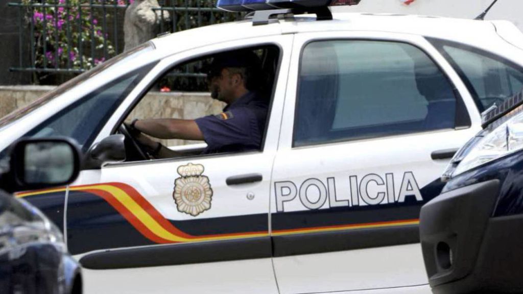 Detienen a una mujer de 60 años por cuadruplicar la tasa de alcohol y agredir a varios policías Detienen a una mujer de 60 años por cuadruplicar la tasa de alcohol y agredir a varios policías