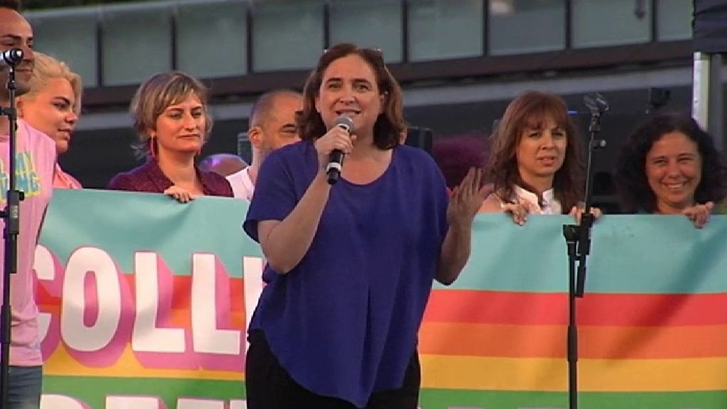 Ada Colau: "Es un honor ser la primera mujer bisexual alcaldesa de la capital catalana"
