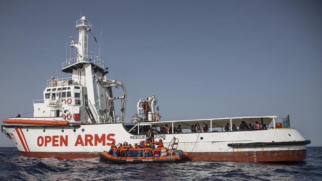 Los migrantes del "Open Arms" no irán a los CIE ni serán devueltos a Libia