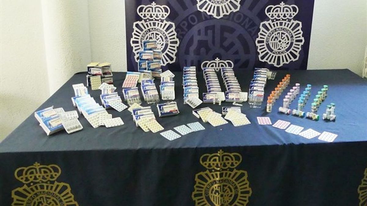 Interceptan 2.000 dosis de anabolizantes guardadas en un coche para venderlo en Málaga