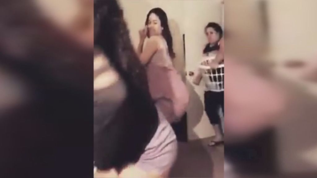 Twerking ‘extremo’ en casa: entra su madre en el cuarto y la reacción se vuelve viral