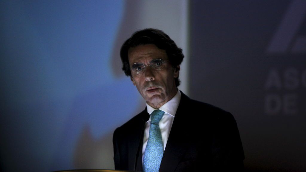Aznar agita el enfrentamiento entre los candidatos a las primarias del PP