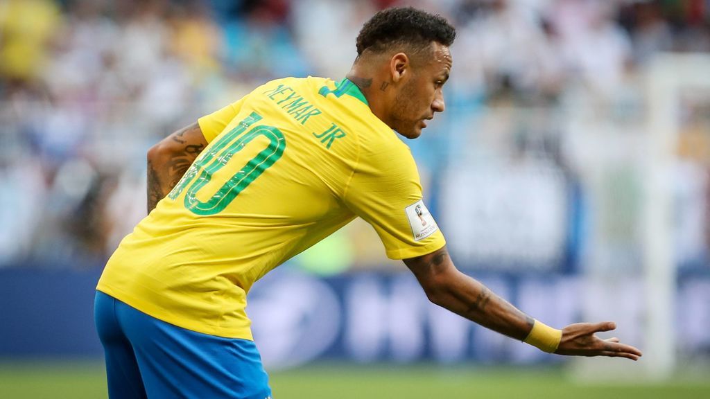 Las dos caras de Neymar: líder y decisivo pero provocativo con México