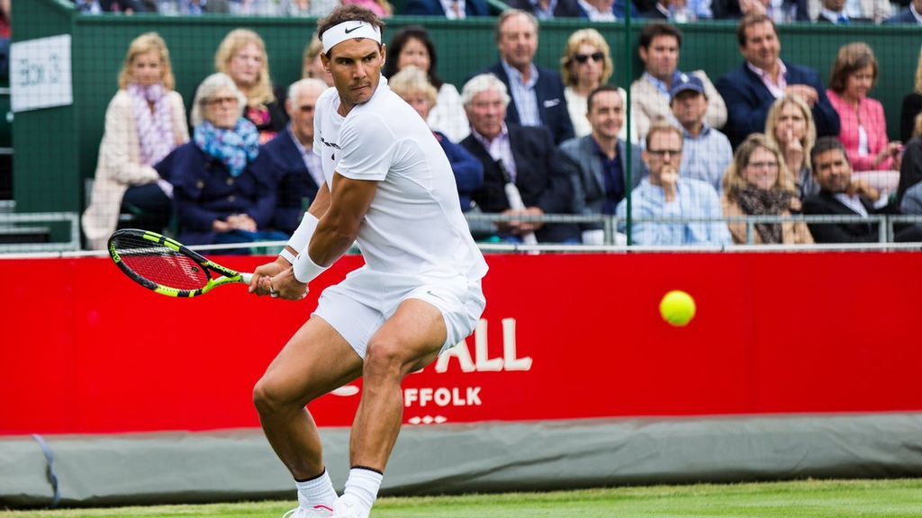 La particular manera de Rafa Nadal de celebrar su primer triunfo en Wimbledon La particular manera de Rafa Nadal de celebrar su primer triunfo en Wimbledon