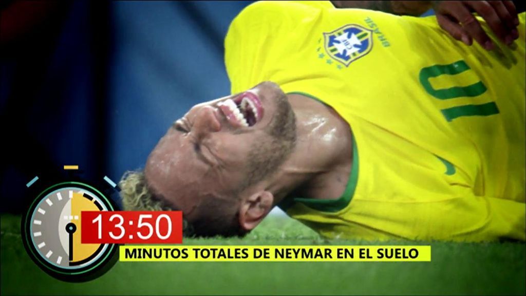 Neymar lleva casi 14 minutos 'tumbado' en el césped durante el Mundial de Rusia