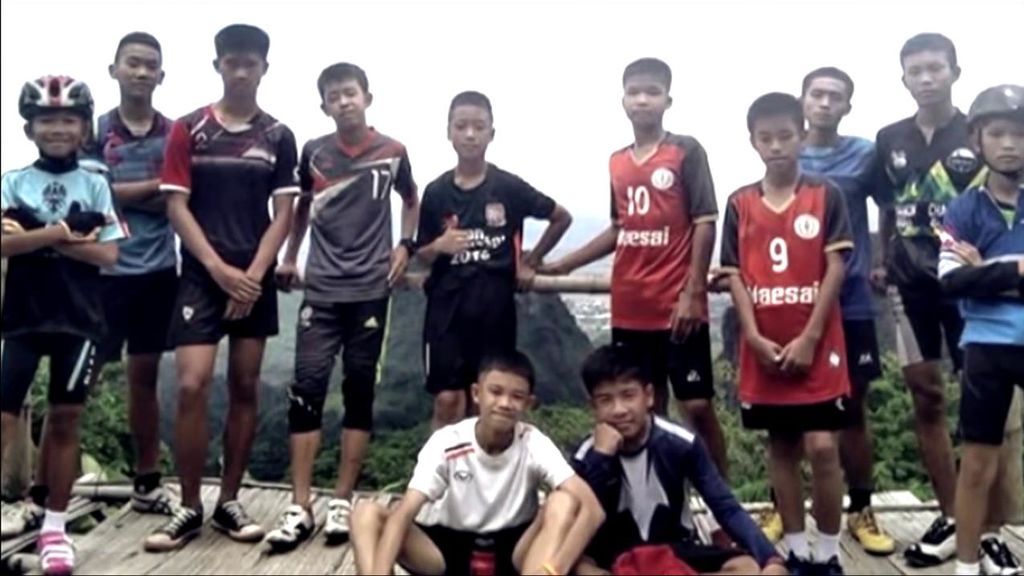 Los doce niños perdidos en Tailandia aprenden a bucear para salir lo antes posible de la cueva
