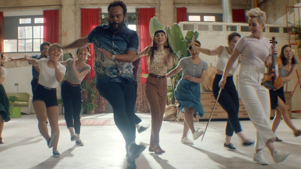 Carlos Jean baila al ritmo de 'Yucatán'