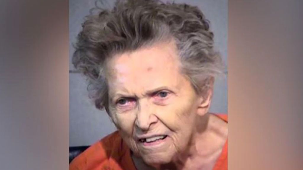 La anciana de 92 años que mató a su hijo admite  que también intentó matar a su nuera