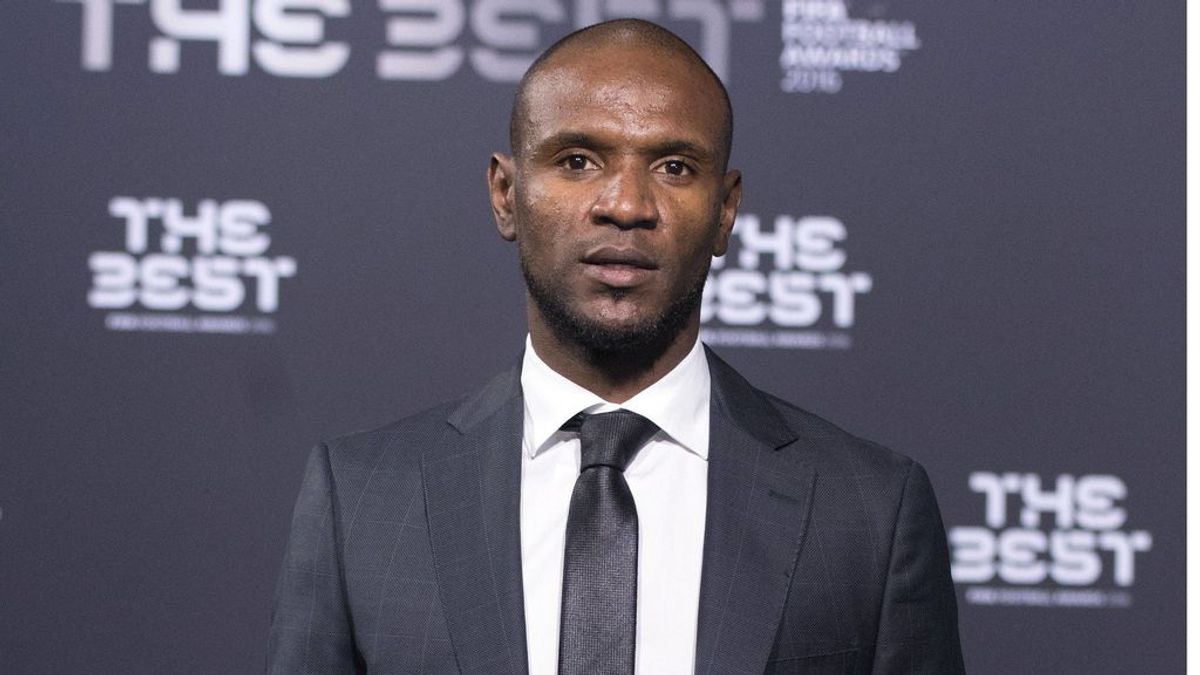 Abidal hace pública una foto de su primo en el hospital donándole el hígado Abidal hace pública una foto de su primo en el hospital donándole el hígado