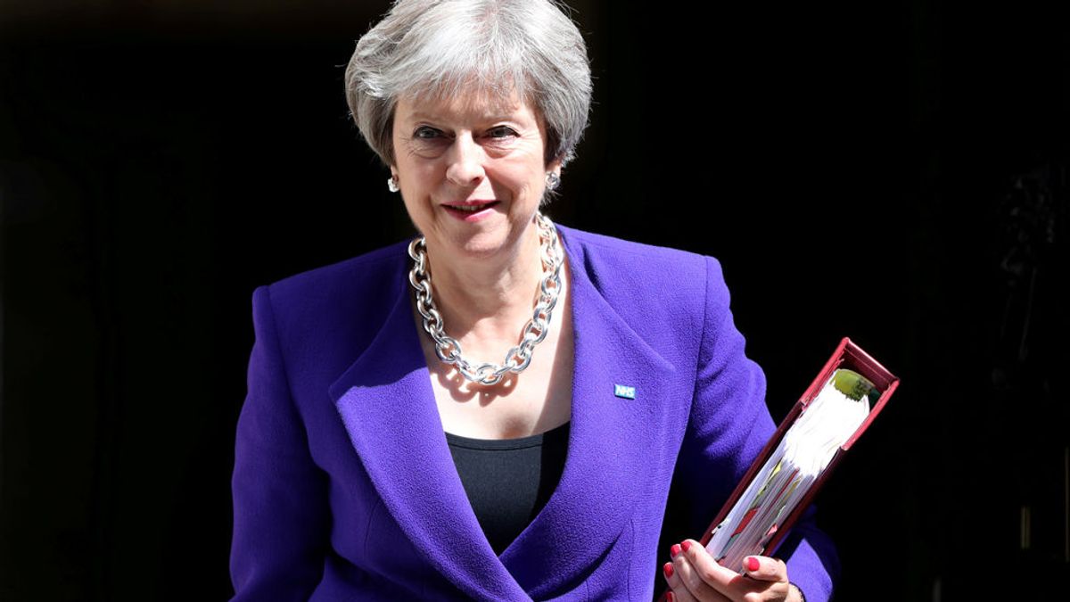May logra un acuerdo con el Gobierno en torno a la posición negociadora para 'suavizar' brexit