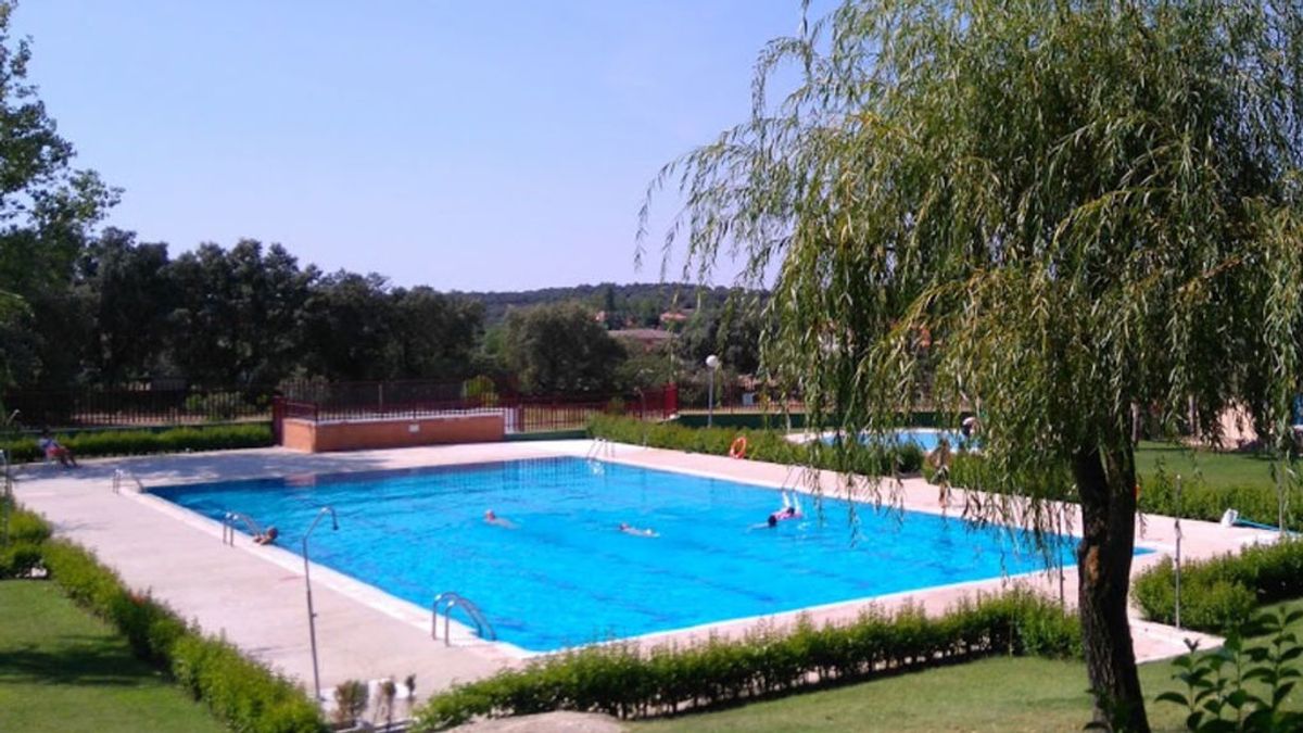 Un niño de 9 años se ahoga en una piscina de Madrid y 'revive' tras una hora de RCP Un niño de 9 años se ahoga en una piscina de Madrid y 'revive' tras una hora de RCP