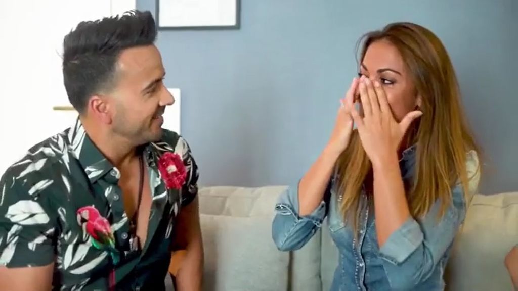 Lara Álvarez sorprendida cantando por Luis Fonsi