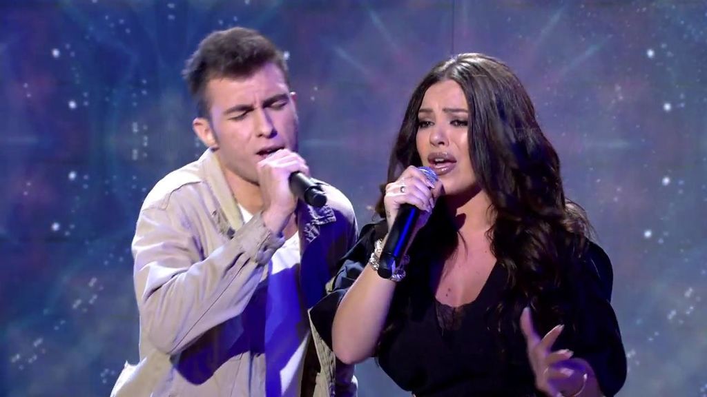 ¡María Isabel vuelve a los escenarios! Canta 'Y sigo aquí' junto a Aaron ('La Voz kids')