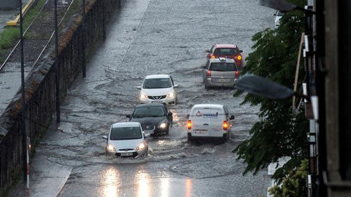 Las tormentas causan inundaciones en Ourense y dejan en alerta a Galicia