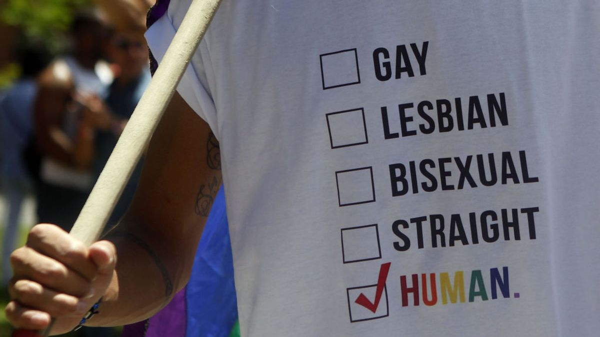La marcha del Orgullo LGTBI reivindica el reconocimiento legal de los transexuales