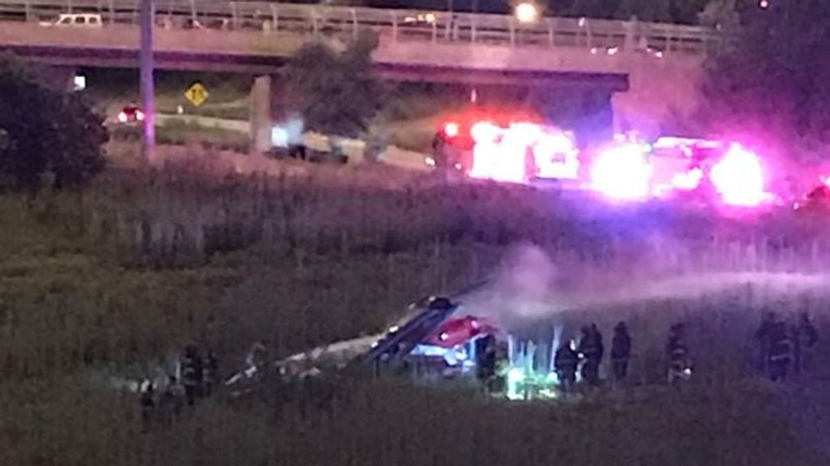 Cuatro heridos al estrellarse un helicóptero ambulancia en una autopista de Chicago