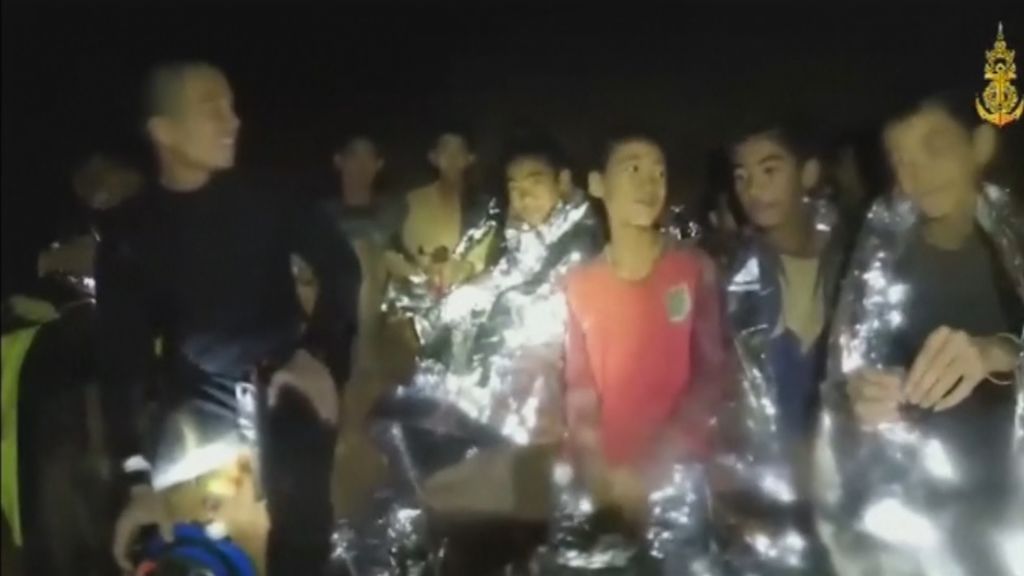 Continúa el rescate de los niños que quedan atrapados en la cueva de Tailandia