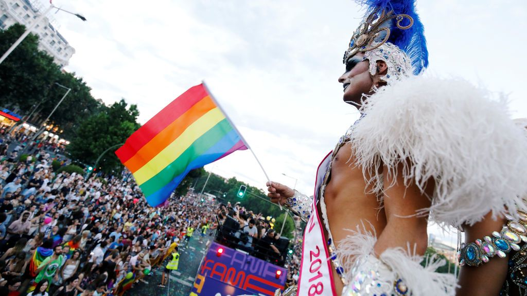 Multitudinario Desfile Del Orgullo Gay En Madrid Por La Conquista De La Igualdad