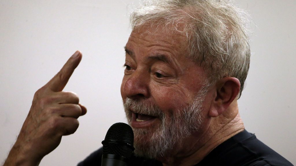 Seguidores de Lula da Silva salen a las calles de Brasil por su liberación