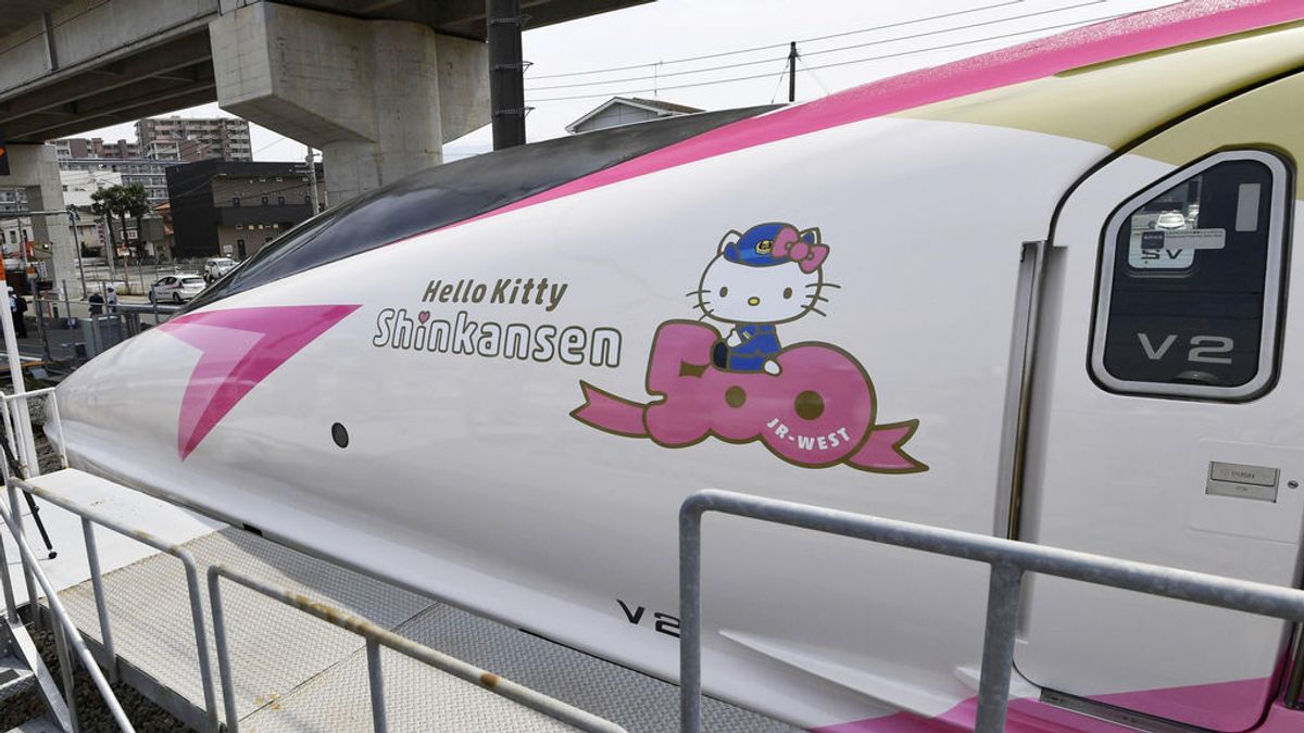 Hello Kitty, el icono que decora un tren de alta velocidad en Japón