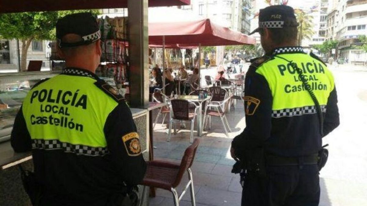 Dos agentes de la policía de Castellón.