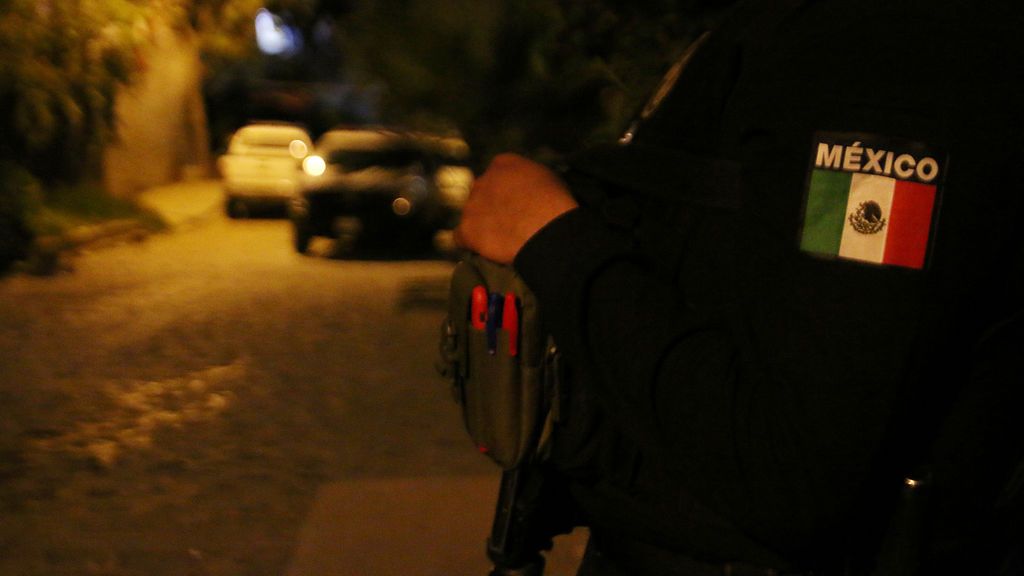 El ejército mexicano y un grupo armado se acribillan a balazos durante hora y media
