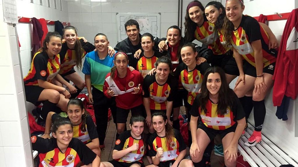 Un equipo cadete de fútbol femenino dona el dinero recaudado por sanciones a una ONG de mujeres 👏
