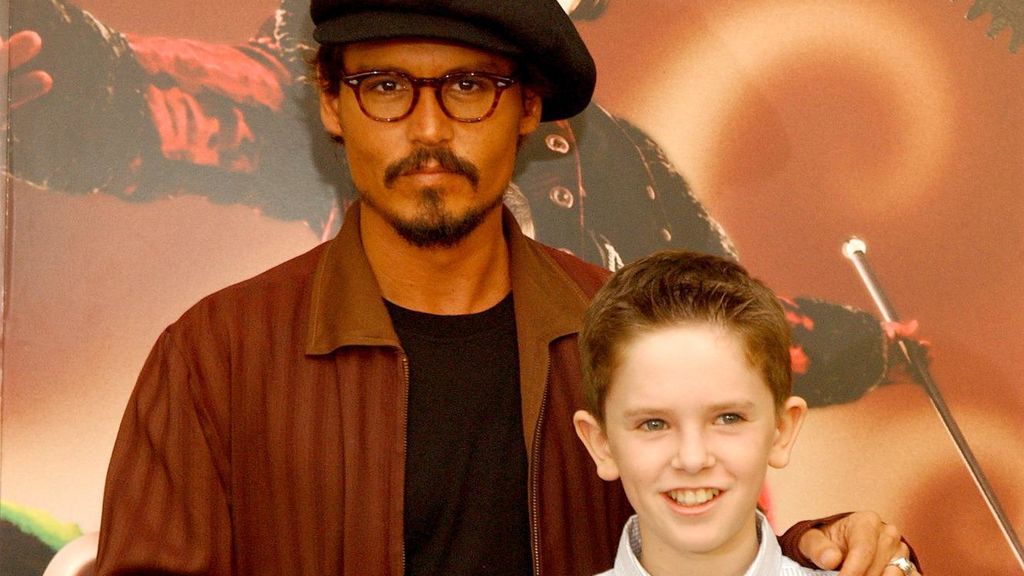 johnny-depp-and-freddie-highmore-at-an-event-for-charlie-and-the-chocolate-factory-2005