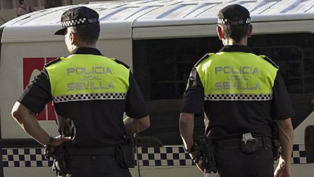 Detenido un hombre cuando agredía a su pareja cerca del Hospital Macarena de Sevilla