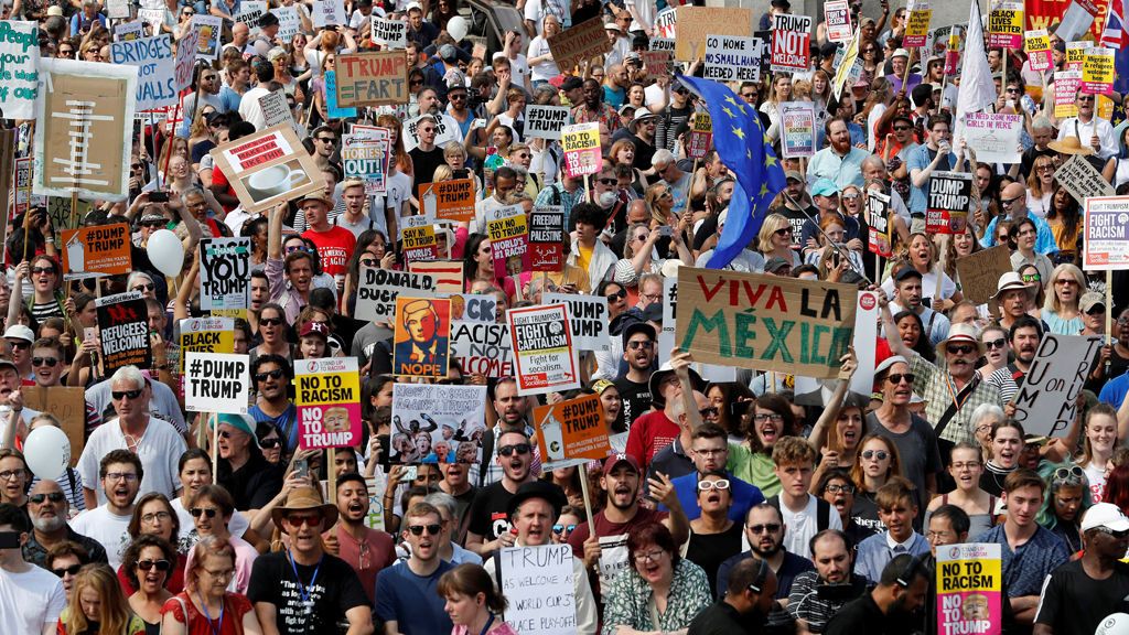 250.000 personas salen a las calles de Londres en rechazo a la visita de Trump
