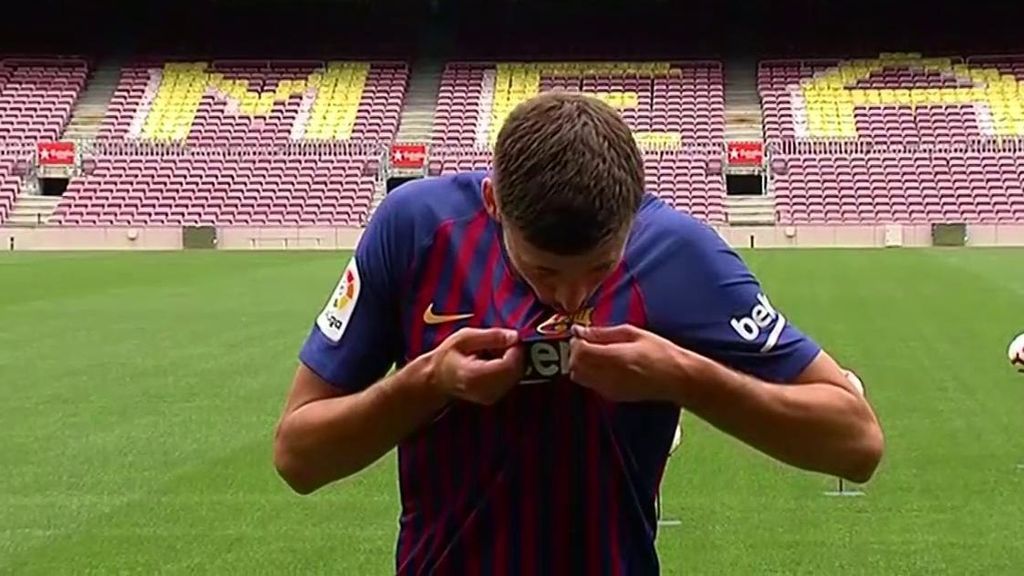 Lenglet ya viste la camiseta del Barcelona: "Es un sueño desde pequeño"
