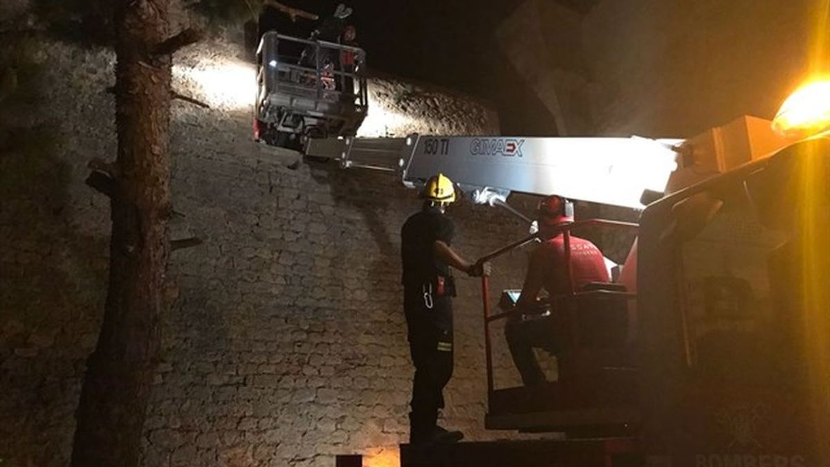 Herido grave tras caer de un mirador de Ibiza a diez metros de altura