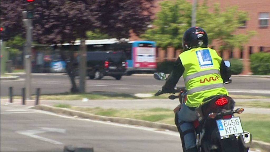 El 'boom' de las motos: crece la matriculación y el número de personas en las autoescuelas